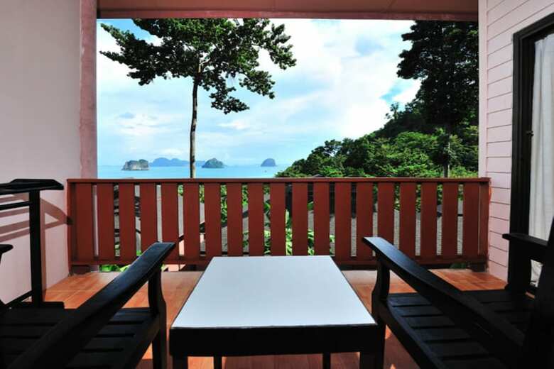 Apartamento Koh Ngai Cliff Beach Resort