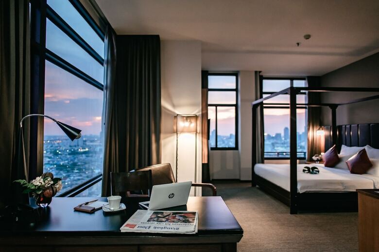 Grand Howard Hotel
