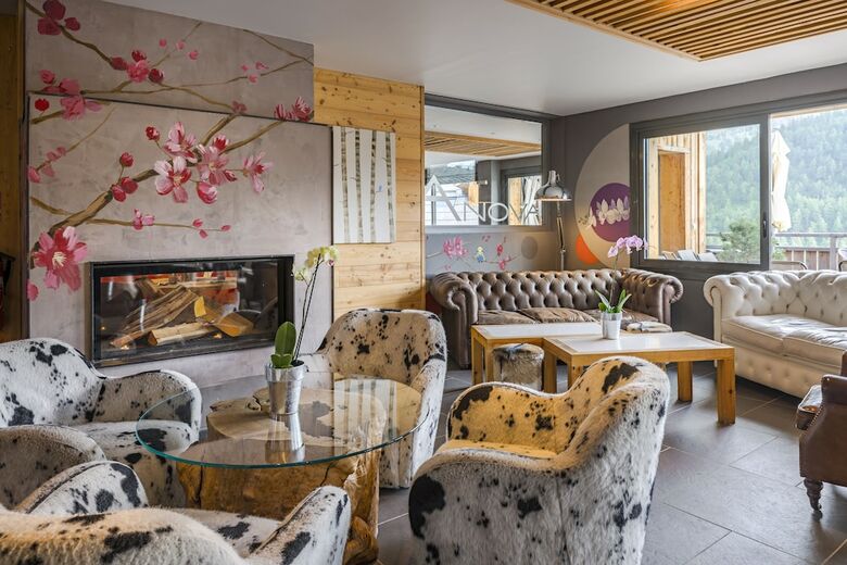 Anova Hotel & Spa