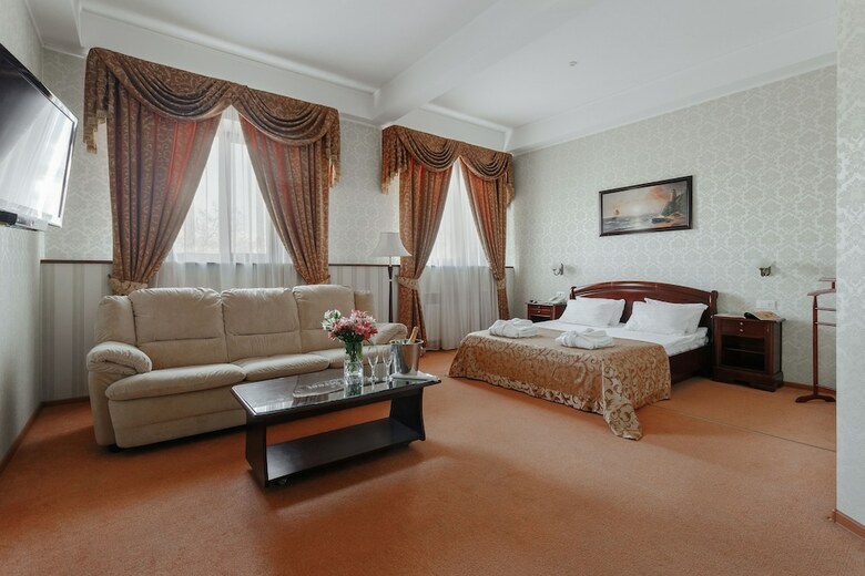 Royal Street Hotel