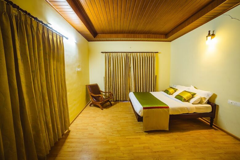 Hotel Deep Woods Resort
