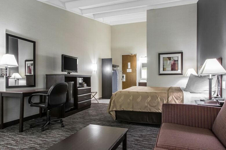 Hotel Quality Inn & Suites Danbury Near University