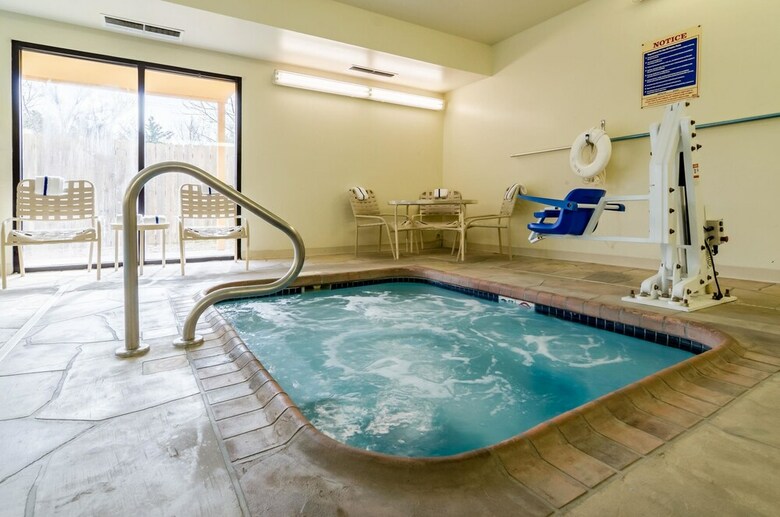 Hotel Quality Inn & Suites