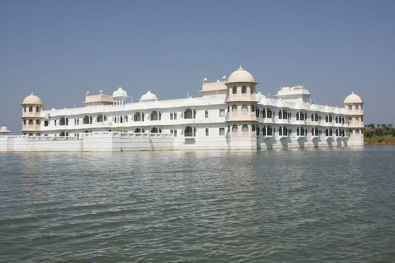 Hotel Justa Lake Nahargarh Palace