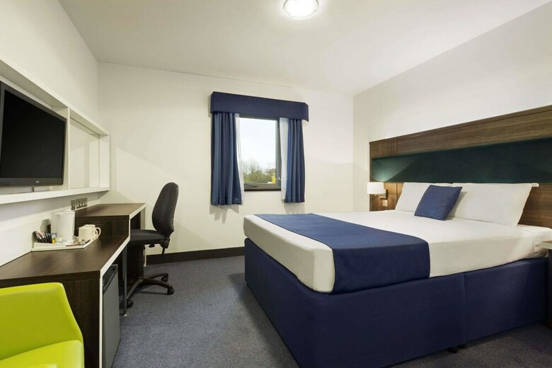 Hotel Ramada By Wyndham Cobham