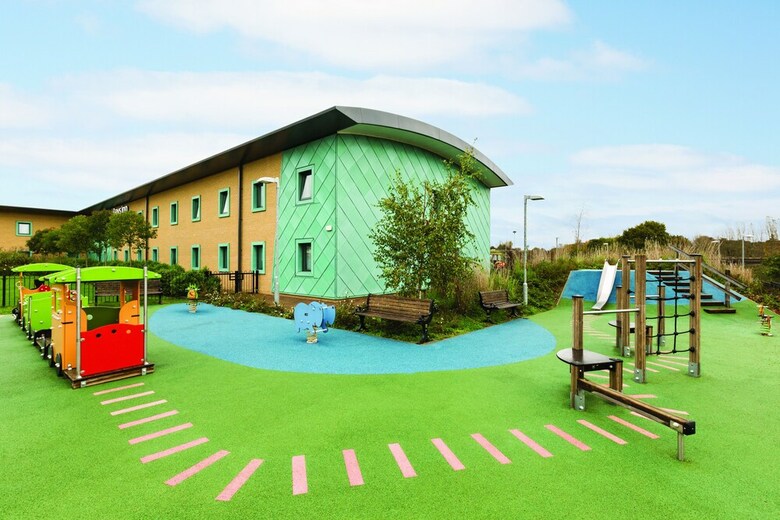 Hotel Ramada By Wyndham Cobham