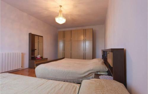 Apartment Hrboki III