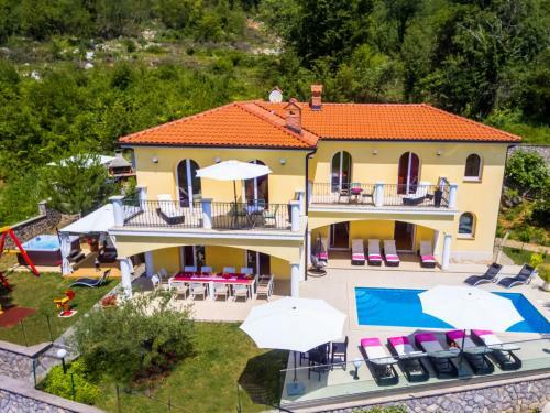 Holiday Home Veprinac