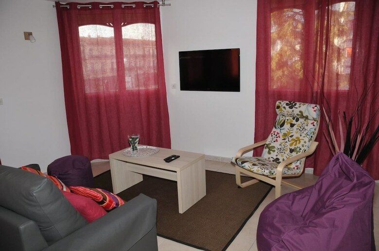 Hotel Privil�ge H�tel & Apparts Eurociel Centre Com�die
