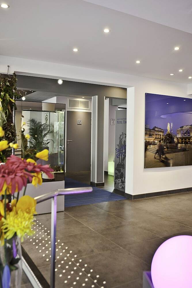 Hotel Privil�ge H�tel & Apparts Eurociel Centre Com�die