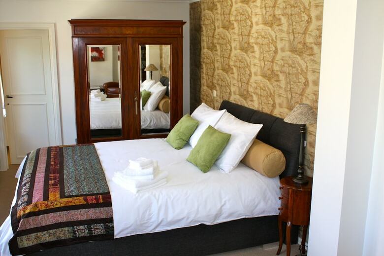 The Townhouse Bed & Breakfast