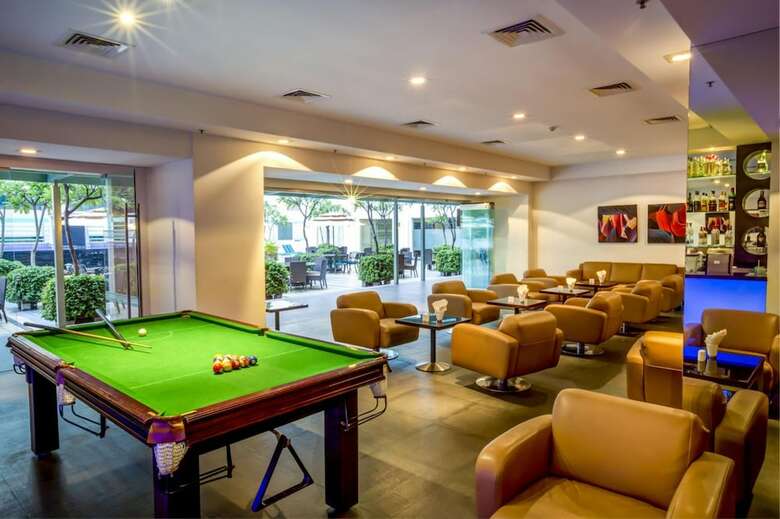 Hotel Radha Regent