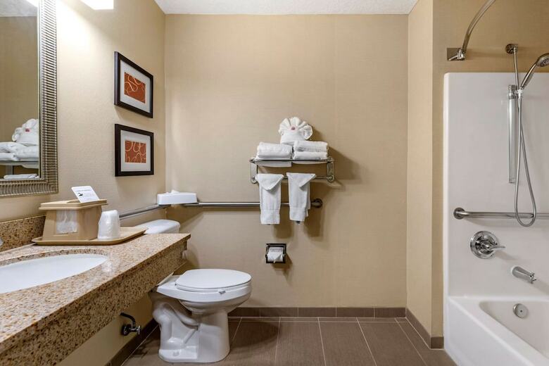 Hotel Comfort Suites Linn County