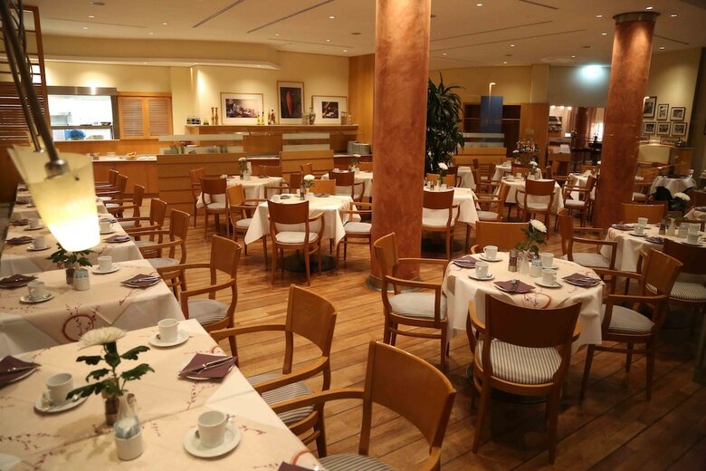 Strand-hotel H�bner