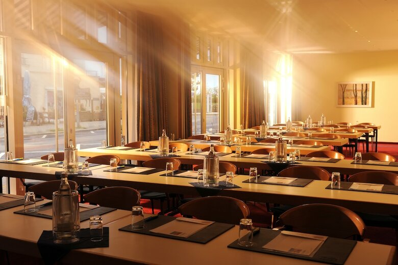 Strand-hotel H�bner