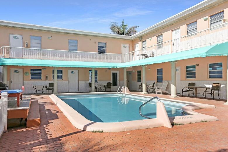 Apartamentos Hollywood Beach Flamingo