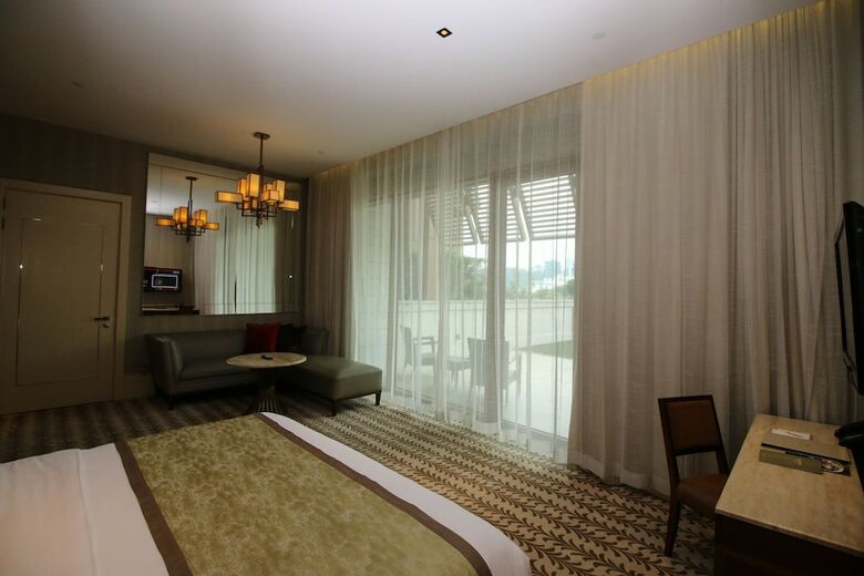 Resorts World Sentosa - Equarius Hotel
