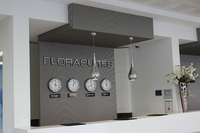 Aparthotel Flora Suites