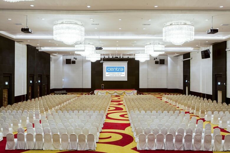 Centra Government Complex Hotel & Convention Centre