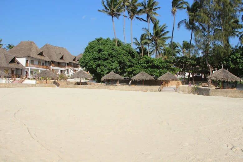 Hotel Paradise Beach Resort
