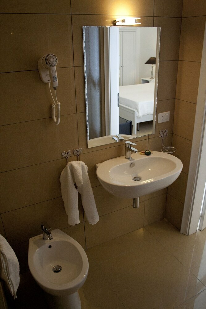 Hotel Artemide Bed & Breakfast