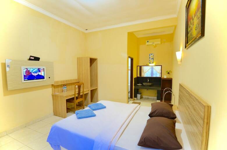 Transit Hotel