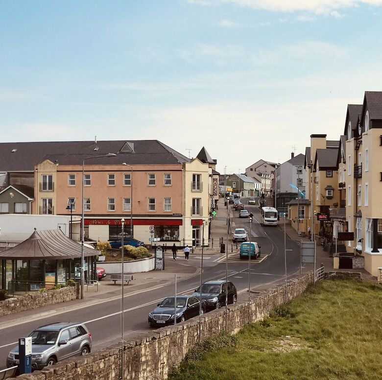 Hotel Maddens Bridge Bar & Guesthouse