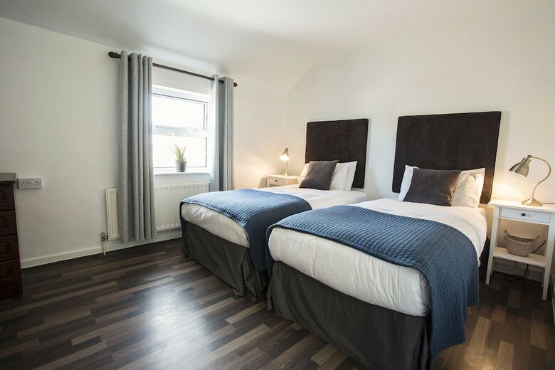 Hotel Maddens Bridge Bar & Guesthouse