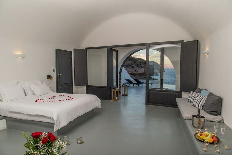 Ambassador Aegean Luxury Hotel And Suites
