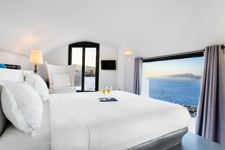 Ambassador Aegean Luxury Hotel And Suites