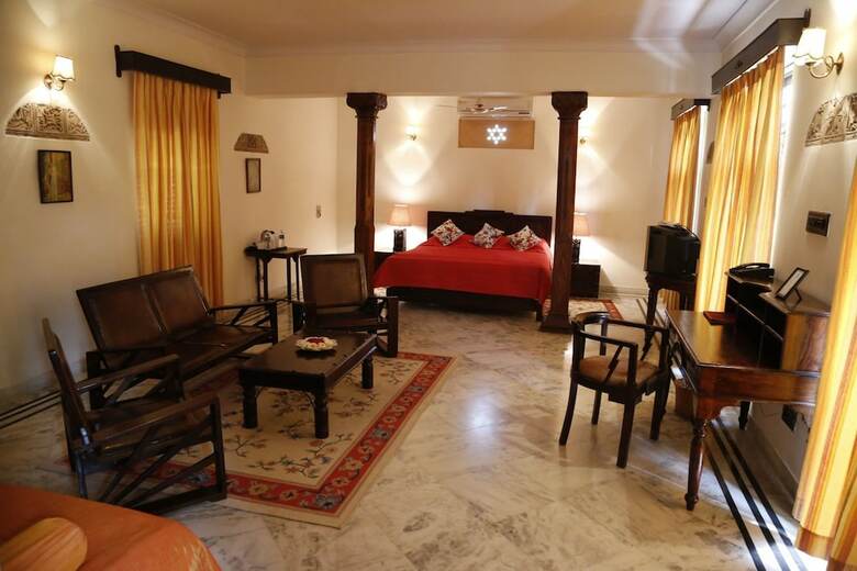 Hotel Devi Bhawan