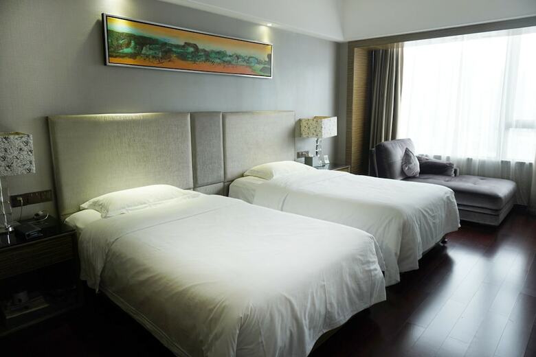 La Perle International Hotel