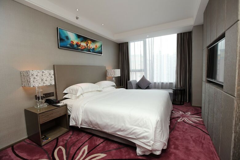 La Perle International Hotel