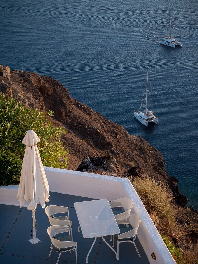 Hotel Ikies Santorini