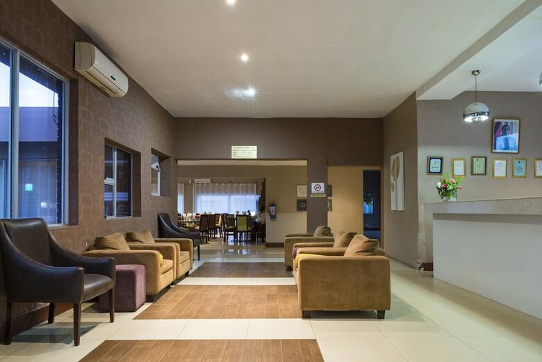 Kadoma Hotel And Conference Center