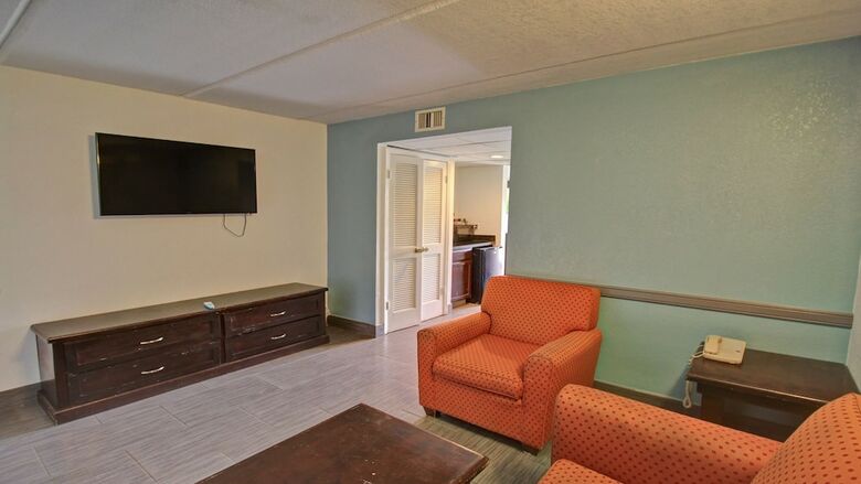 Windwater Hotel & Marina