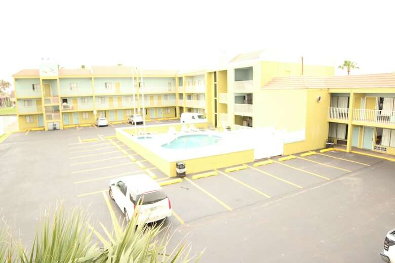 Windwater Hotel & Marina