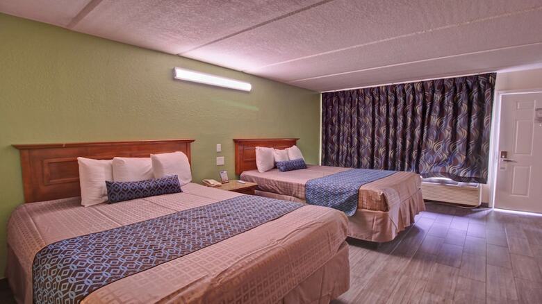 Windwater Hotel & Marina