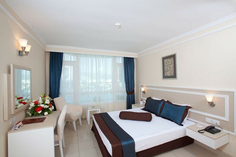 Royal Arena Hotel & Resort Spa - All Inclusive