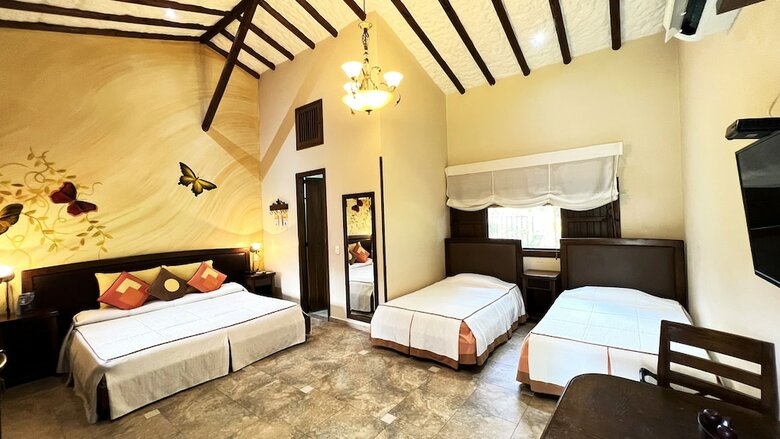 Hotel Campestre El Campanario