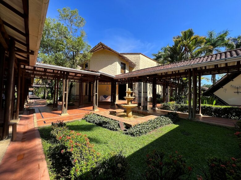 Hotel Campestre El Campanario