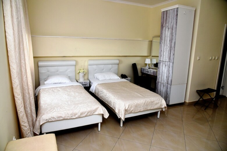 Dash Hotel