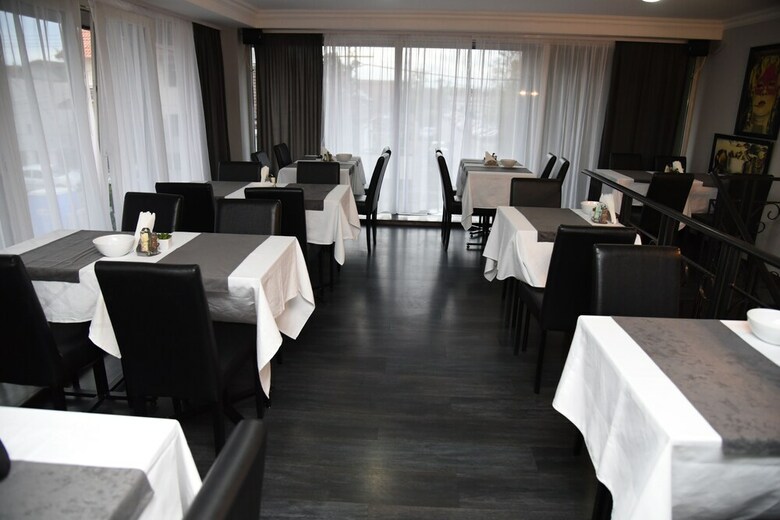 Dash Hotel