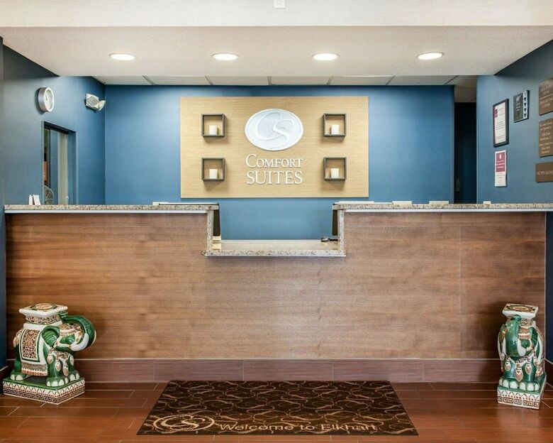 Hotel Comfort Suites North