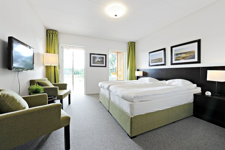 First Hotel Lind� Park
