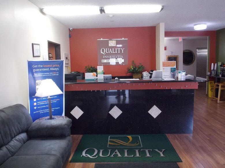 Hotel Quality Inn & Suites