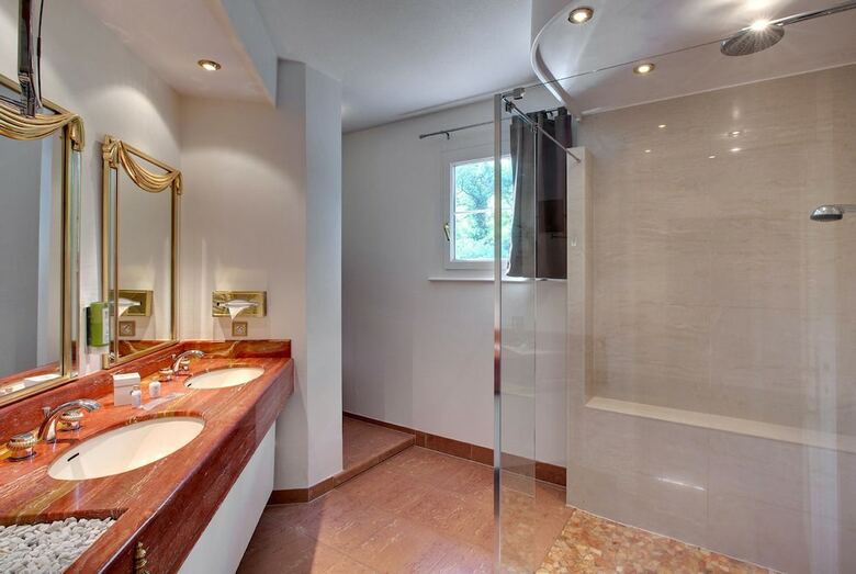 Hotel Hostellerie La Cheneaudi�re & Spa
