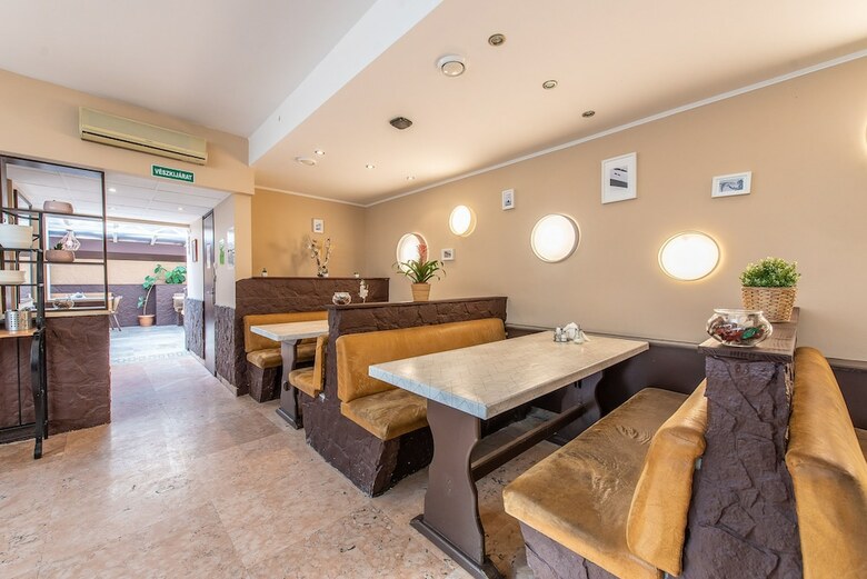 Korona Hotel Panzio