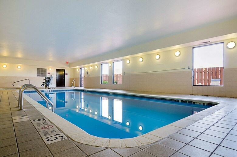 Hotel Comfort Inn & Suites