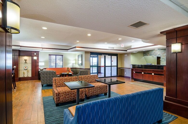 Hotel Comfort Inn & Suites